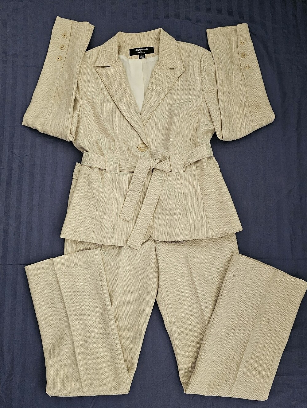 VINTAGE (Y2K) Exellent.  Signature By Larry Levine Wms 2 Pcs Pants Suit SIZE 8. - Picture 2 of 16